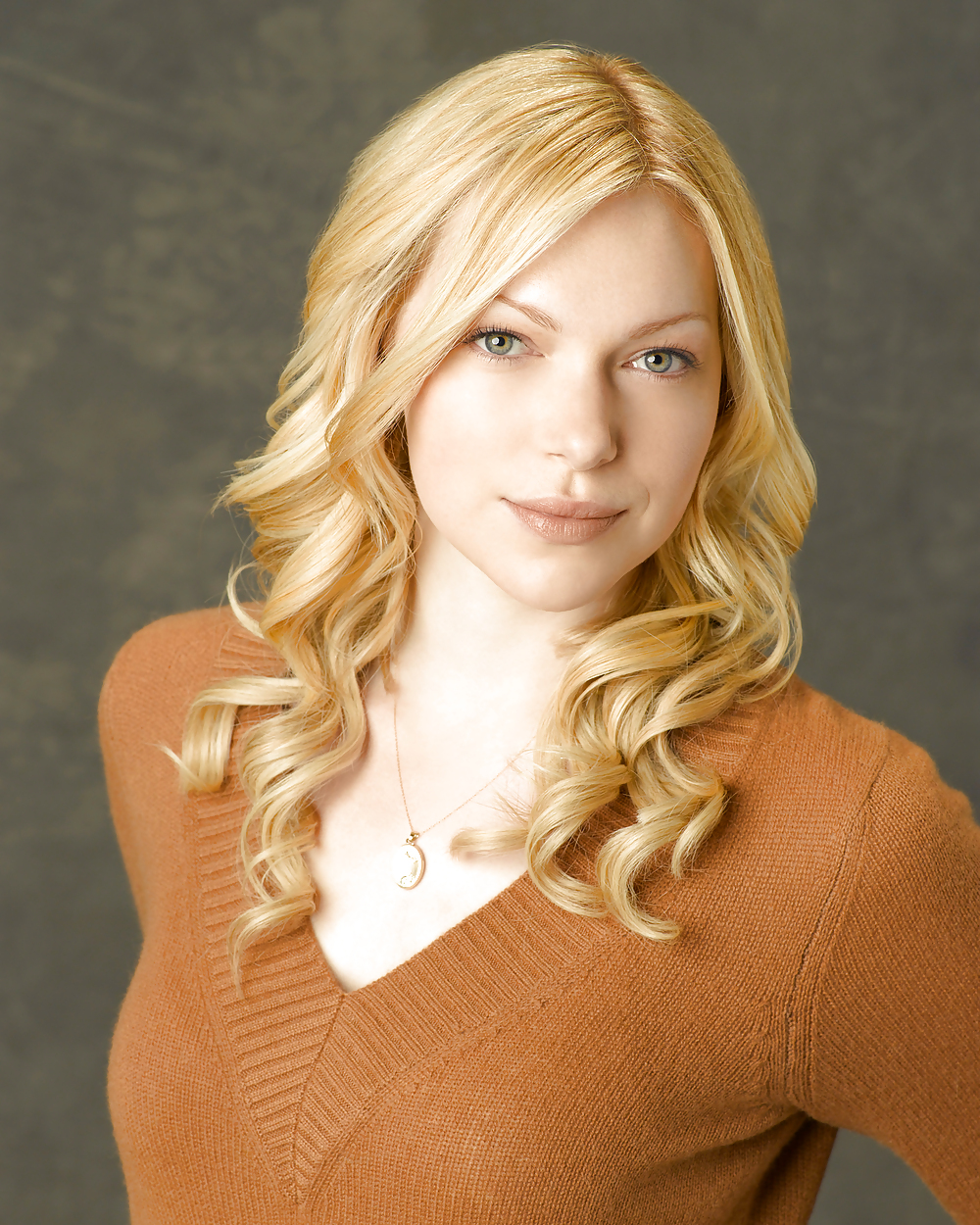 Laura prepon
 #15835870