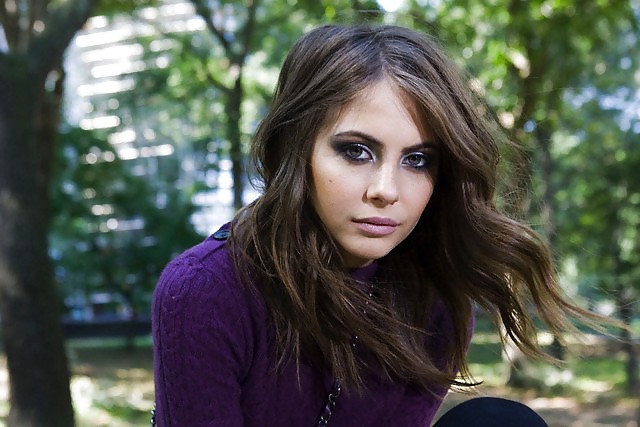 I love Willa Holland! #17004639