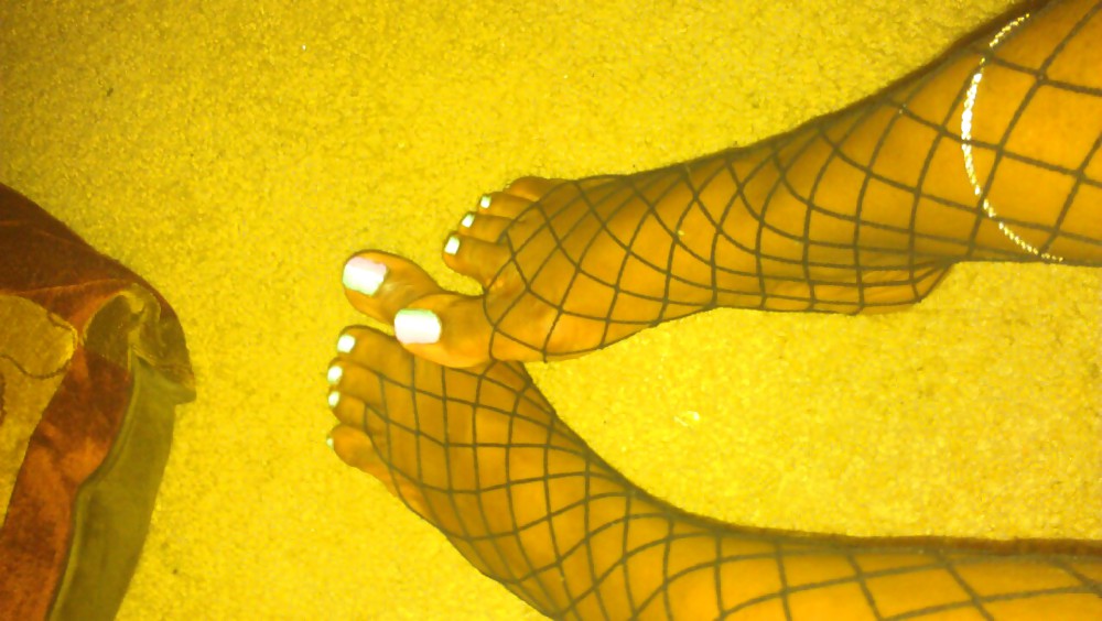 Sexy dedos de los pies de ébano en las medias
 #20005178