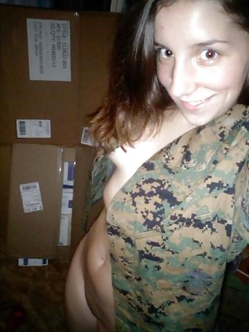 Militär Mädchen 1 (camaster) #21418322