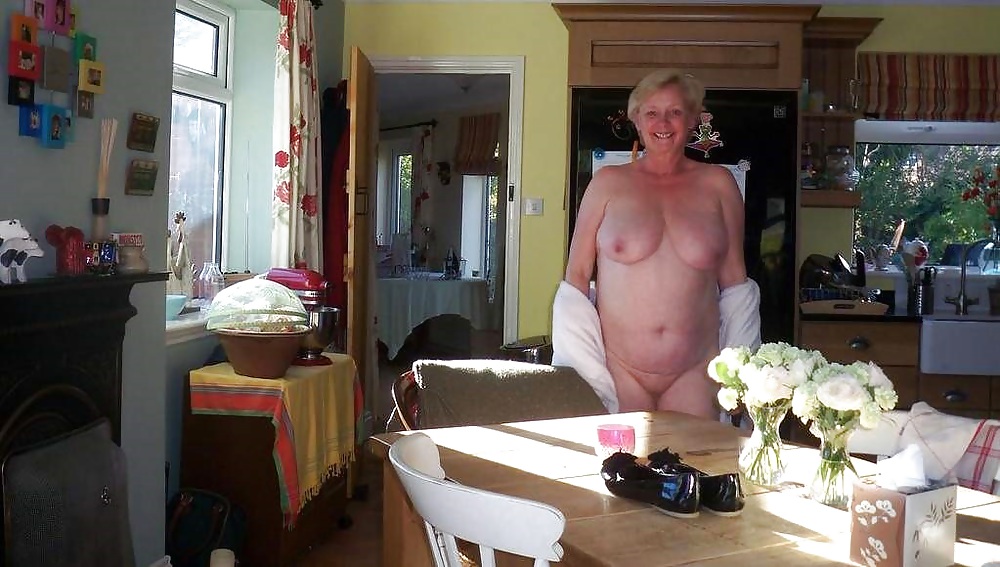 Algo sobre las tetas
 #18522277