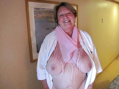 Algo sobre las tetas
 #18522304