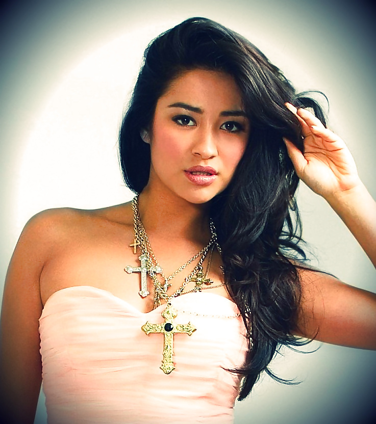 Shay Mitchell #17729503