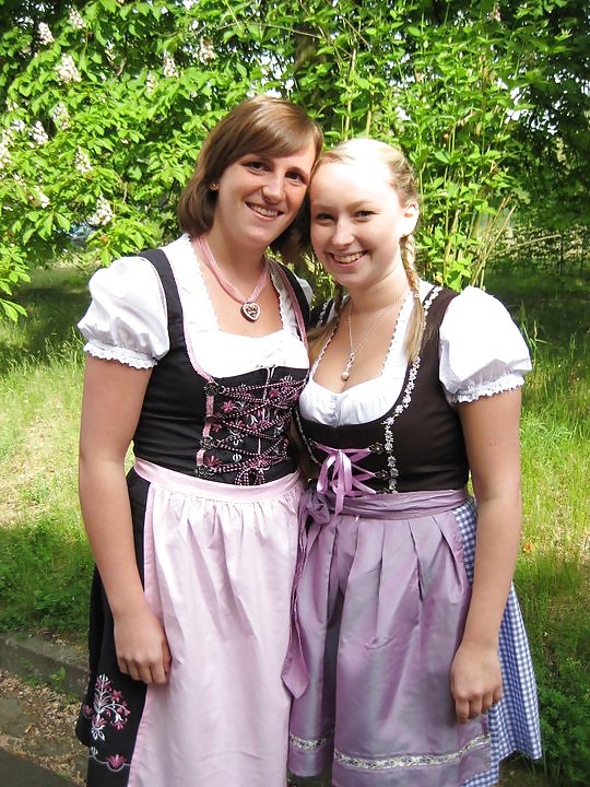 Cosa farebbero con queste puttane in dirndl?
 #16381872