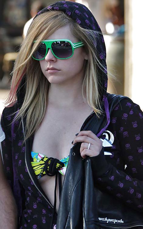 Avril Lavigne #12259671