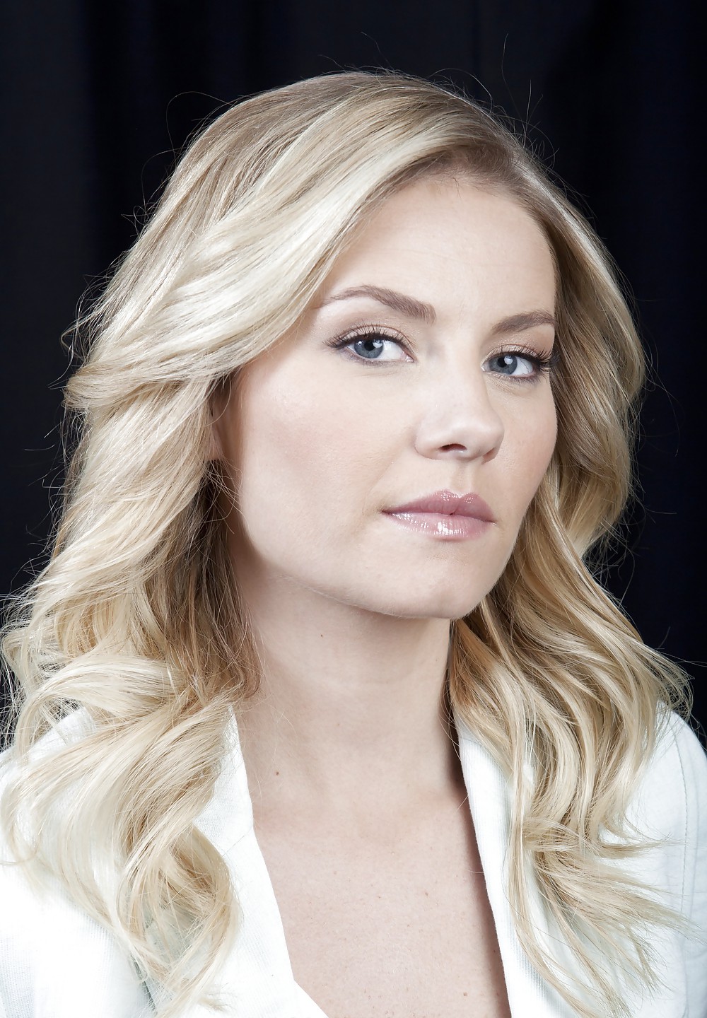 Elisha Cuthbert 2 #17604942