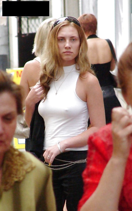 Braless 32. #4108372