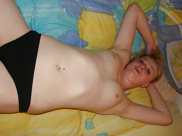 Diese Amateur Liebt Zu Entkleiden .... 1of2 #18231150