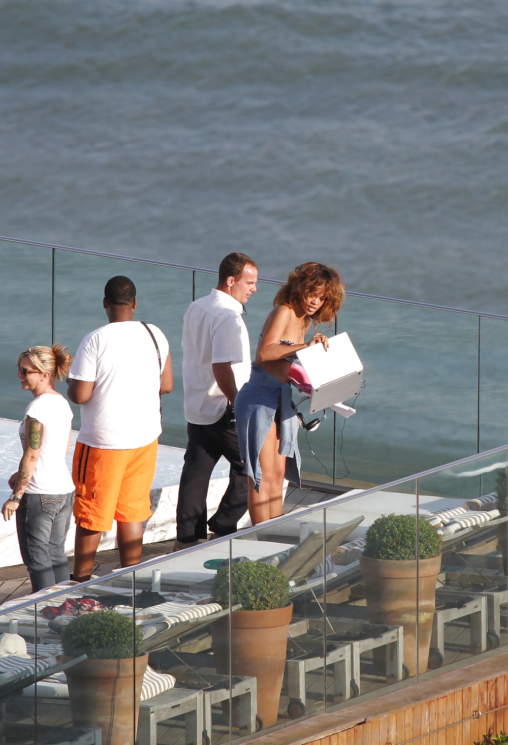 Rihanna bikini at a hotel pool in Rio de Janeiro #7575504