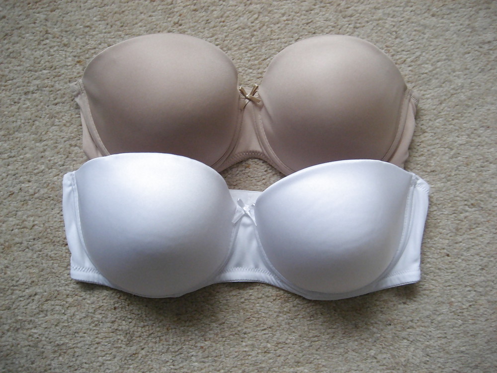Used D cup bras #22112343