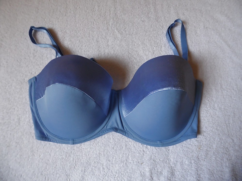 Gebrauchte D Cup Bras #22112358