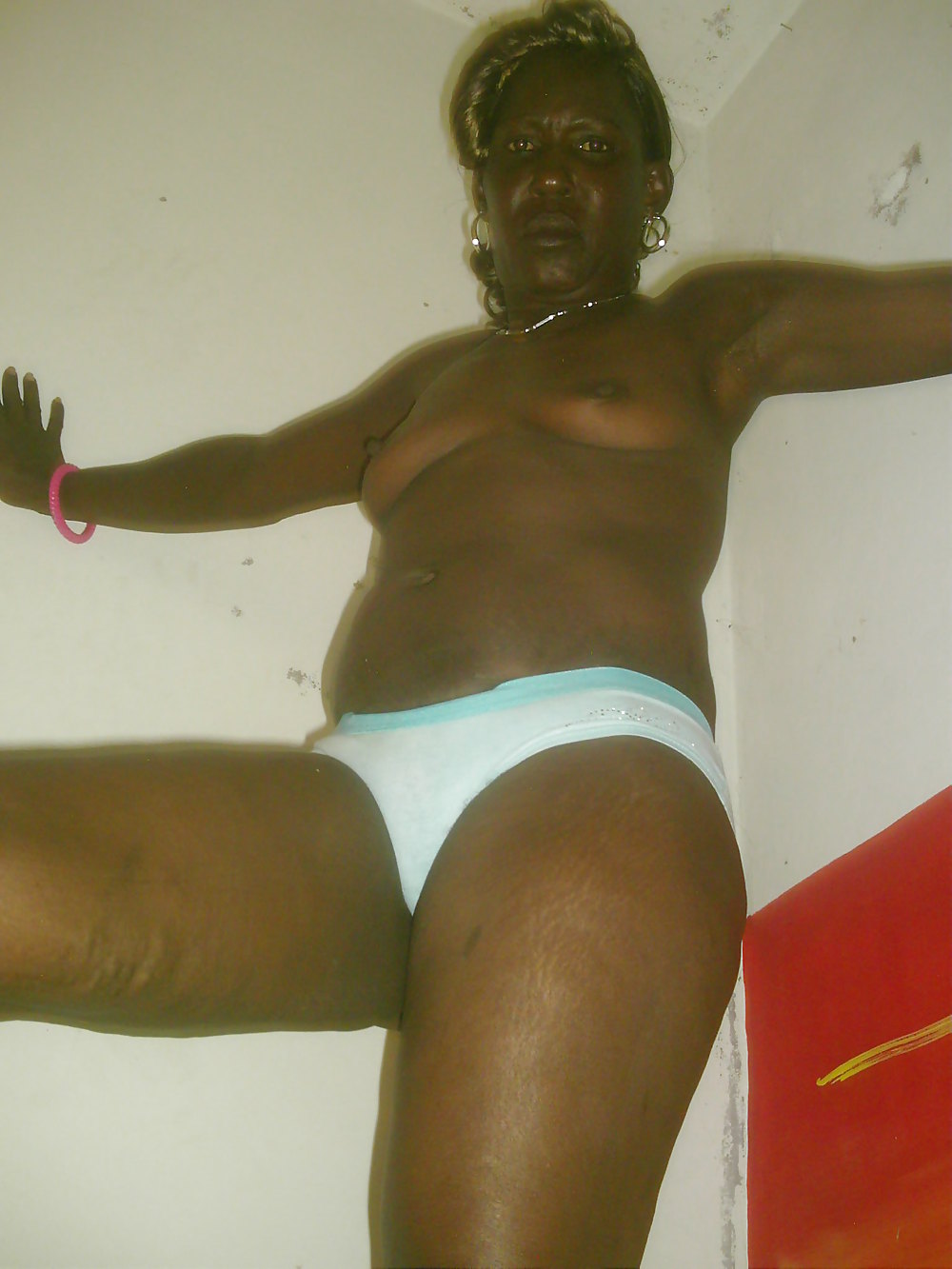 47yr ancient smoking African Babsy (please notify) #9645267