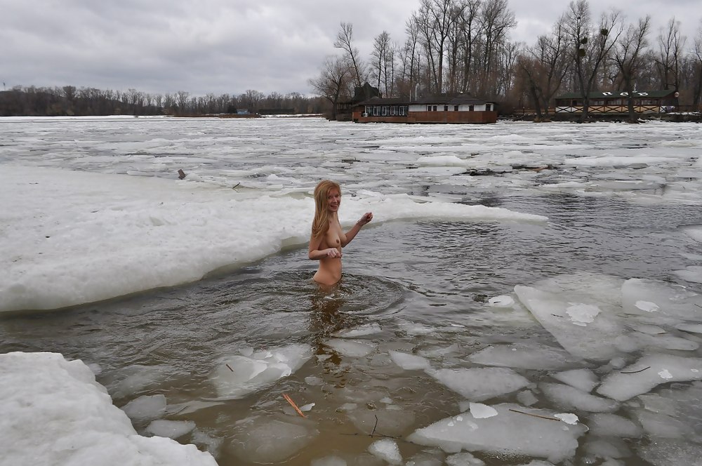 Ukrainian winter nudist group - INNUSKA  #9492522