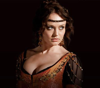 Laura Haddock #17777582