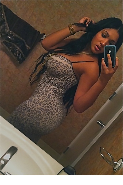 Round butts, nice legs in minnie skirts #4089504