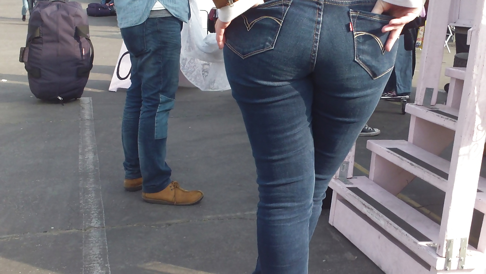 Nice big ass & butt in tight blue jeans 