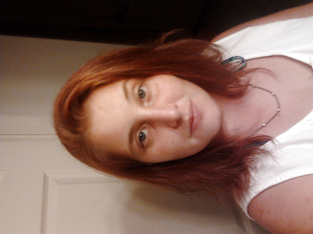 Girlfrend. vestida 
 #20427562