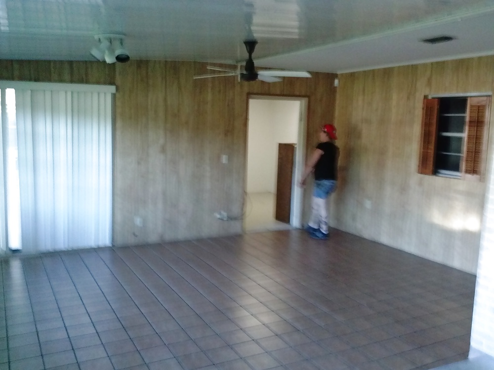 Girlfrend. vestida 
 #20427572