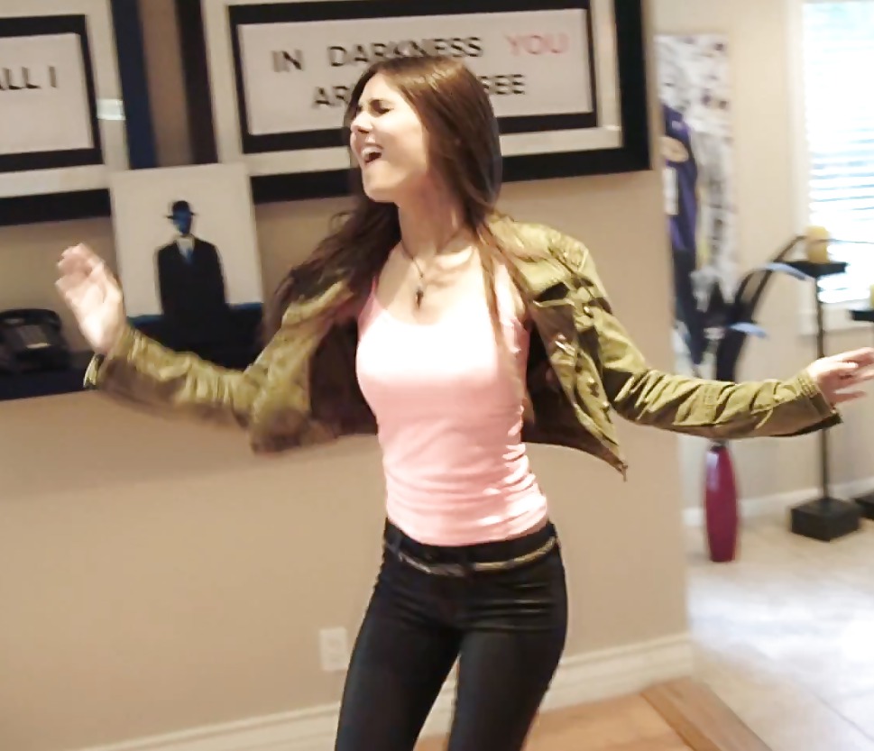 Victoria Justice- 13 #15587611