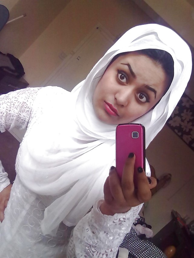 Selfshot bangladeshi slut
 #21573833