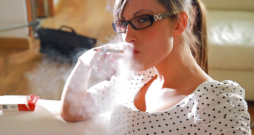 Glamour Smoking: Jessica #18283253