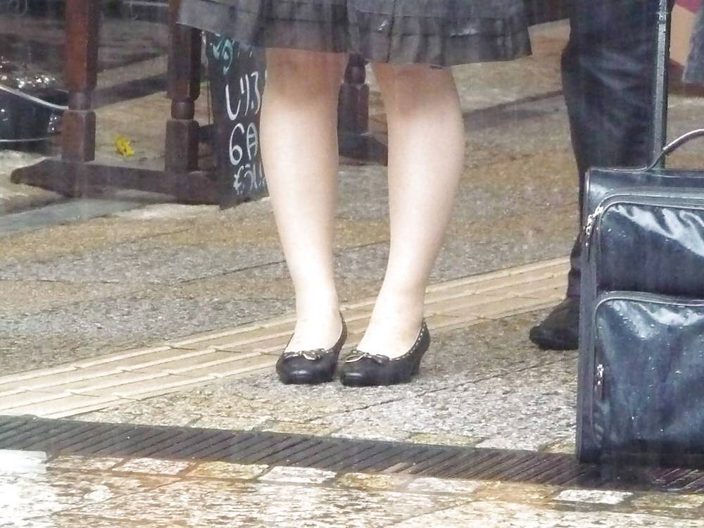 Japanese Candids - Feet on the Street 16 #5362918