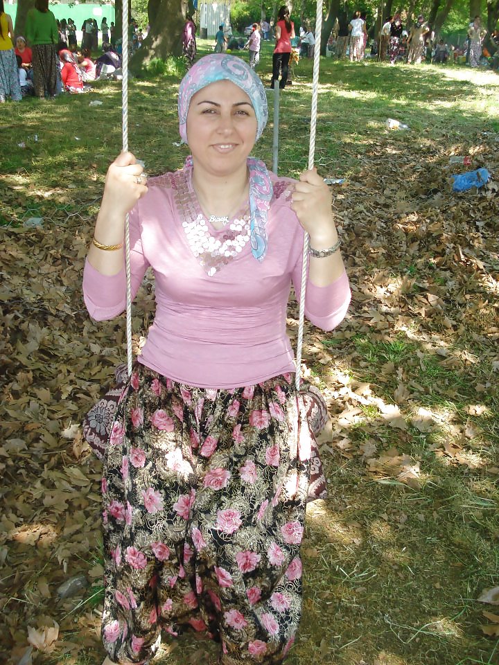 Türkisches Arabisches Hijab, Turban Tragenden Asiatischen Busch #11320511