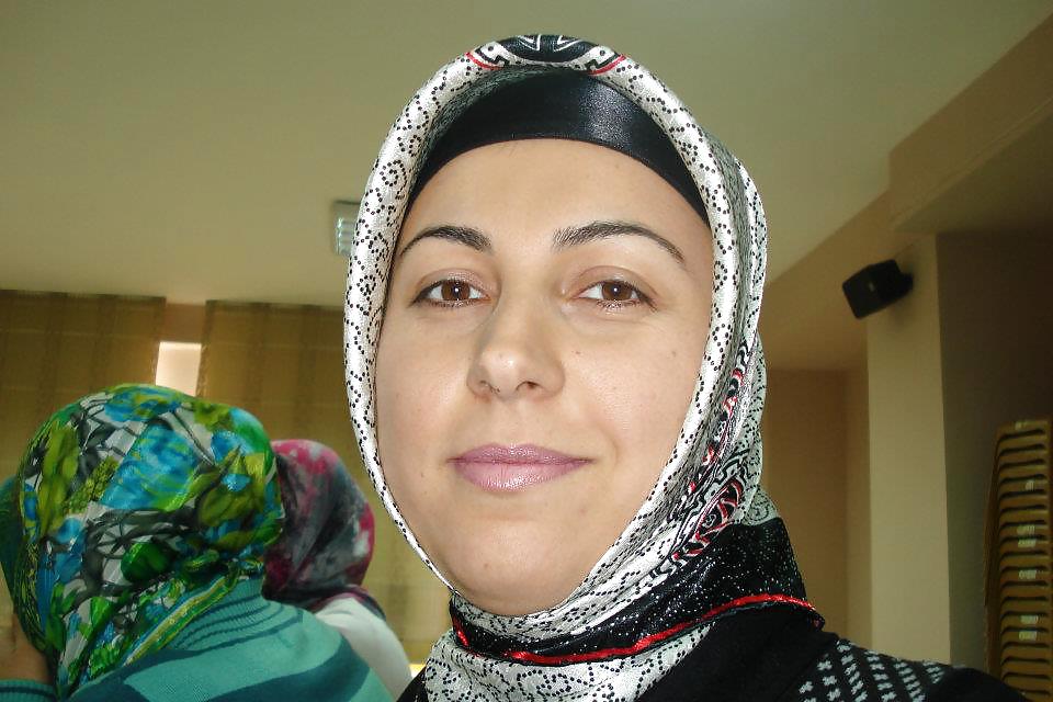 Hijab Arab Turc, Turban Portant Brousse Asiatique #11320517