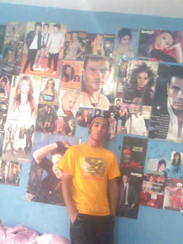 私 ....!
 #17387572