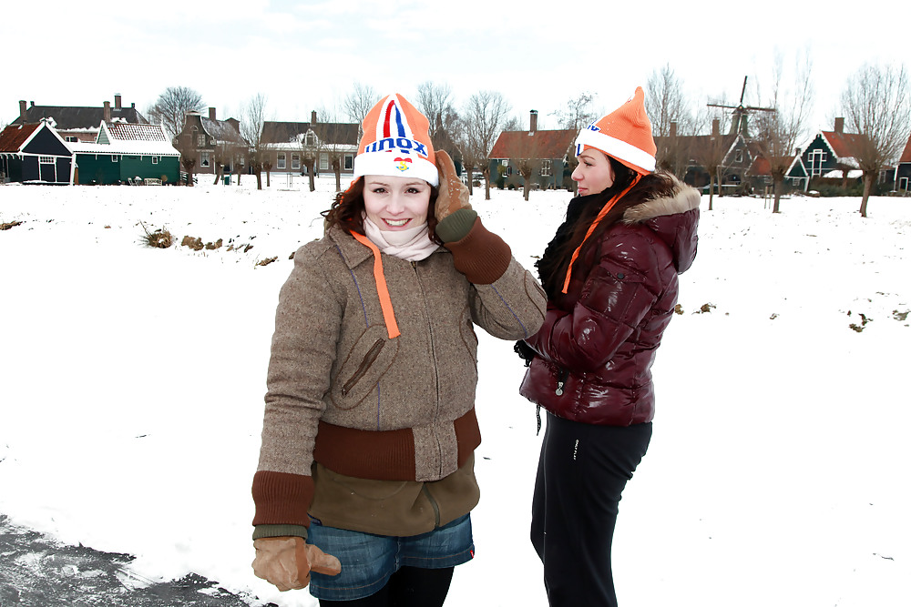 Julia, Elisa, Britt y Gylve en el hielo holandés.
 #7285595