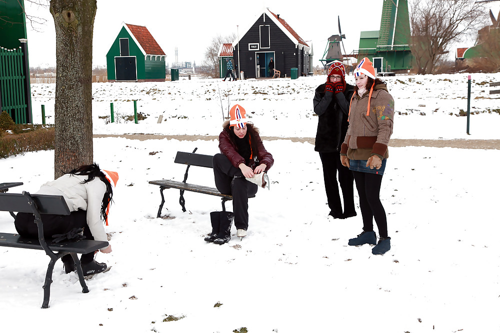 Julia, Elisa, Britt y Gylve en el hielo holandés.
 #7285625