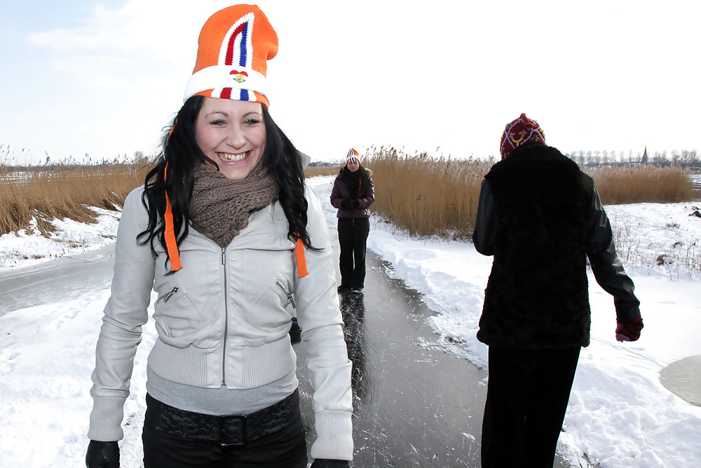Julia, Elisa, Britt y Gylve en el hielo holandés.
 #7285706