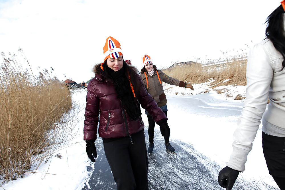 Julia, Elisa, Britt y Gylve en el hielo holandés.
 #7285958