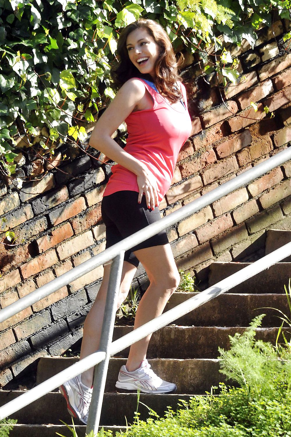 Kelly Brook Sehr Leggycleavage Reeboks Strand Schießen Candids #4453883