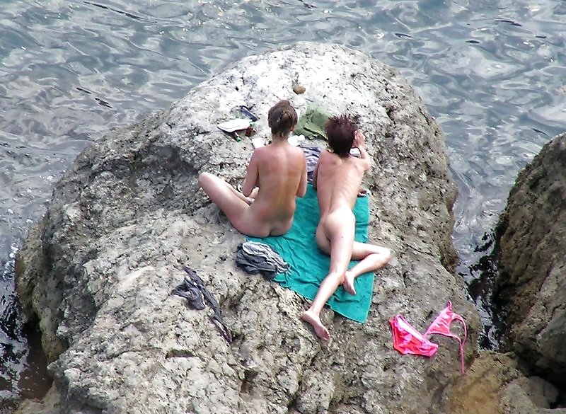 Giovani della spiaggia nudista
 #1675453