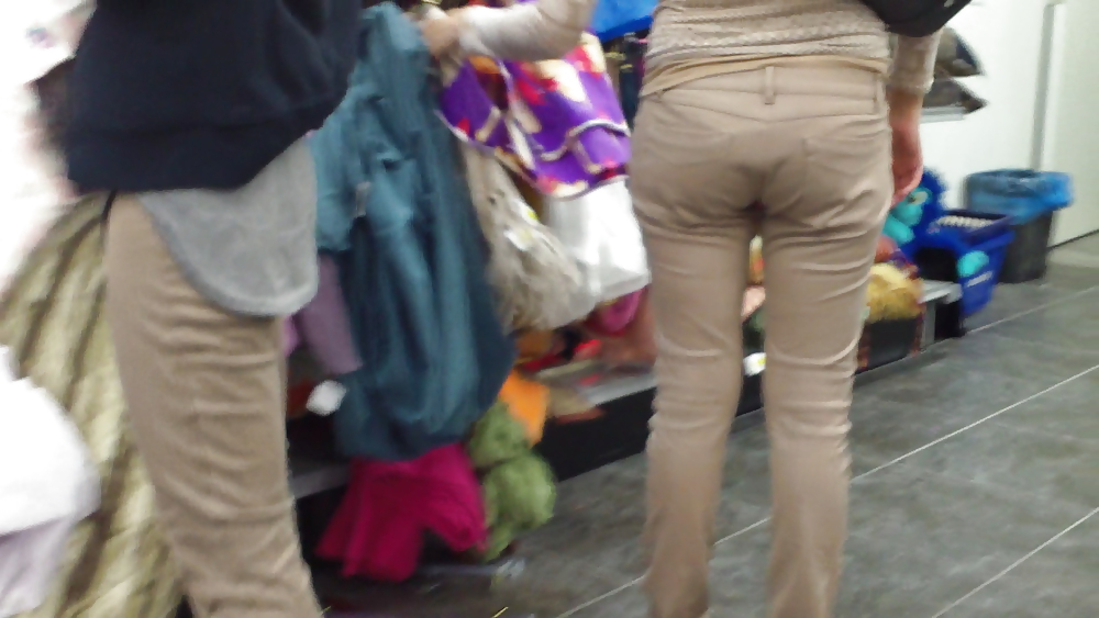 Ass & Hintern In Engen Aussehenden Blauen Jeans Fein #11220116