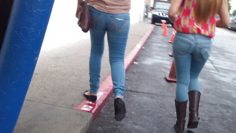 Ass & Hintern In Engen Aussehenden Blauen Jeans Fein #11221242