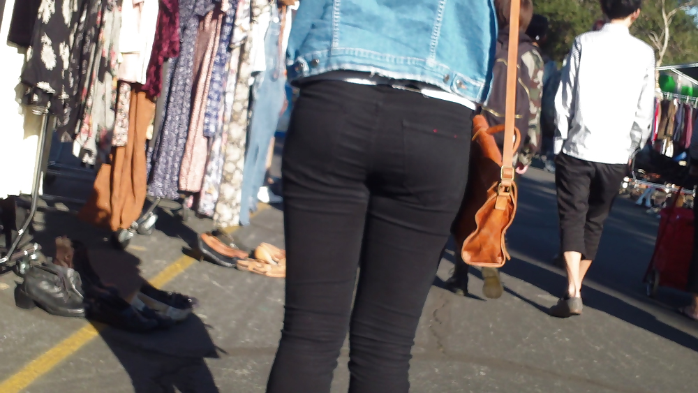 Ass & Hintern In Engen Aussehenden Blauen Jeans Fein #11222514