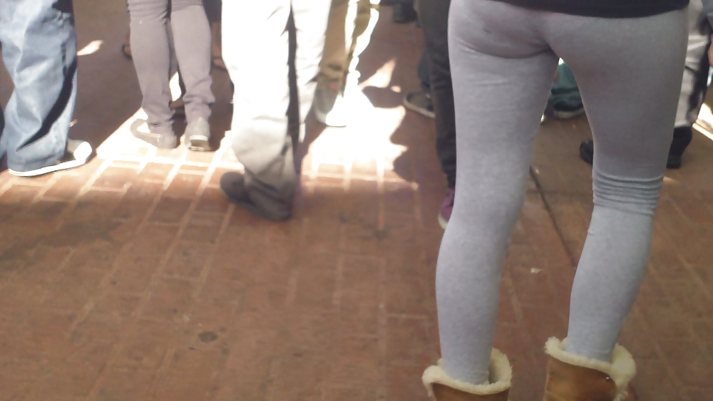 Ass & Hintern In Engen Aussehenden Blauen Jeans Fein #11222858