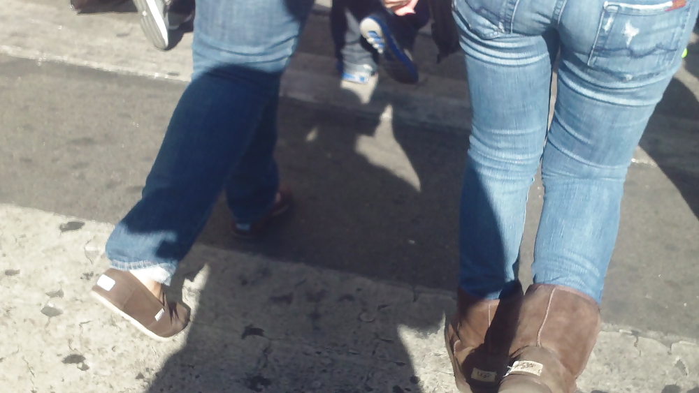 Ass & Hintern In Engen Aussehenden Blauen Jeans Fein #11222868