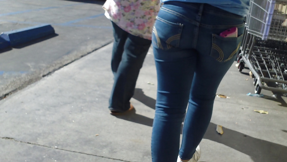 Ass & Hintern In Engen Aussehenden Blauen Jeans Fein #11225360