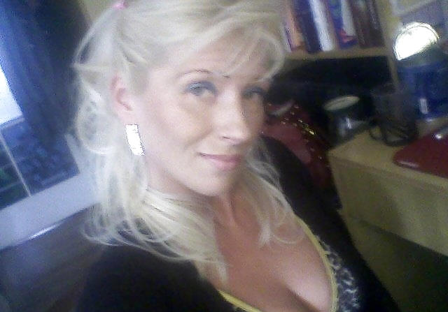 UK Beautiful Milf #4311949