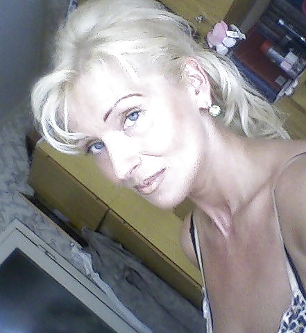 UK Beautiful Milf #4312052