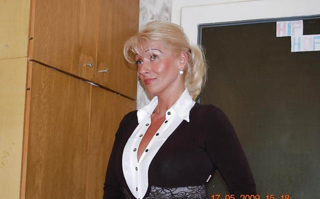 UK Beautiful Milf #4312079