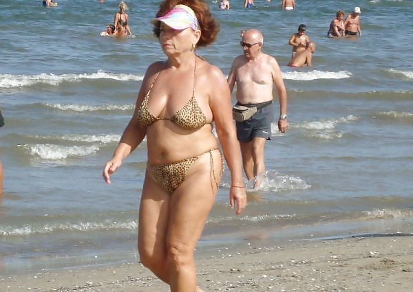 Bella spiaggia matura e nonne da troc voyeur
 #9956712