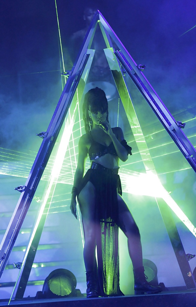 Rihanna - Performing at American Idol Astronomical Finale Point to 2012 #9591540