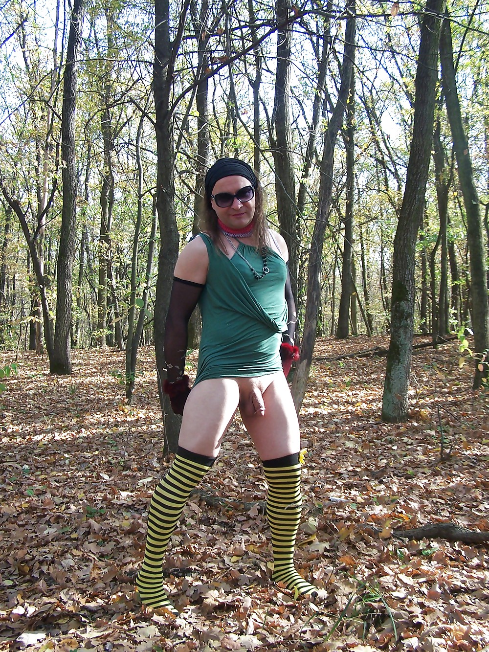 Kornelia Crossdresser Dans La Forêt #21459110