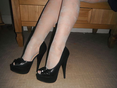Altre troie su ebay che vendono calze di nylon usate
 #12699446