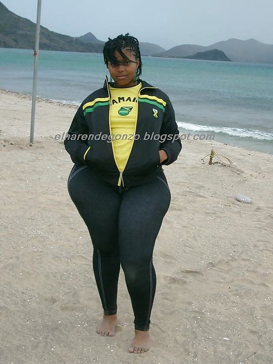 Thicka que un snicka 1
 #1865867