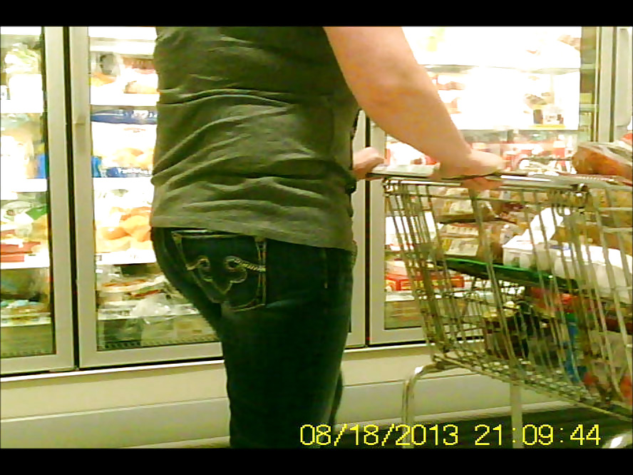 Random creeper ass 
 #14089557